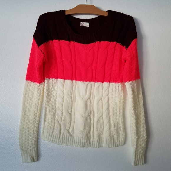 SO colorblock crew neck cable knit cozy sweater - Picture 2 of 10
